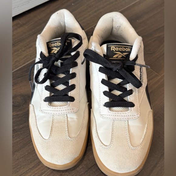 Reebok Shoes - Reebok Forte leather tennis shoes
Women size 7.5